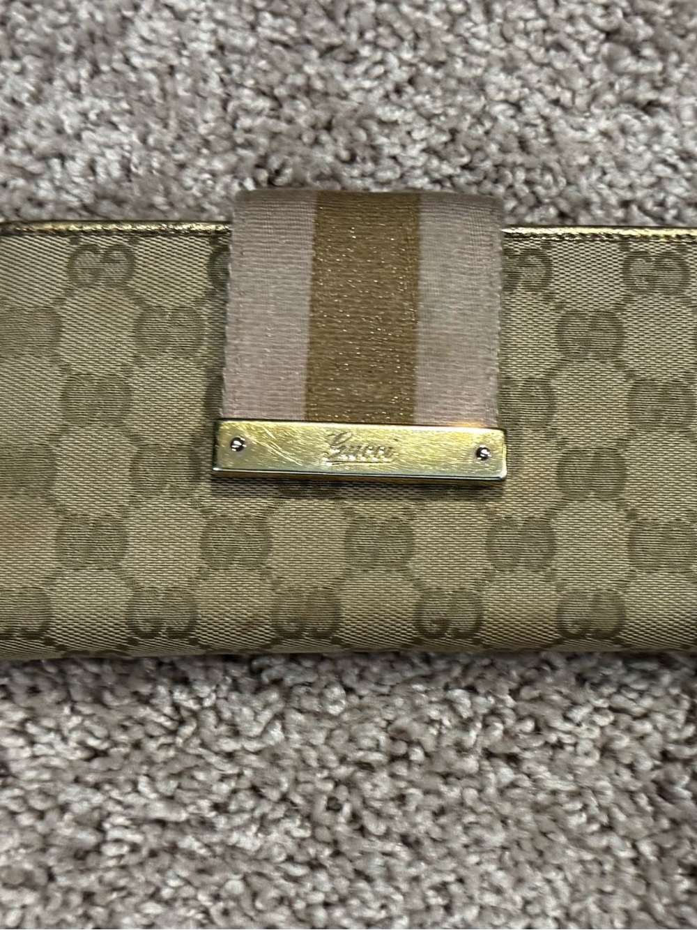 Gucci Tan Beige Monogram Wallet with Gold Plaque. RARE